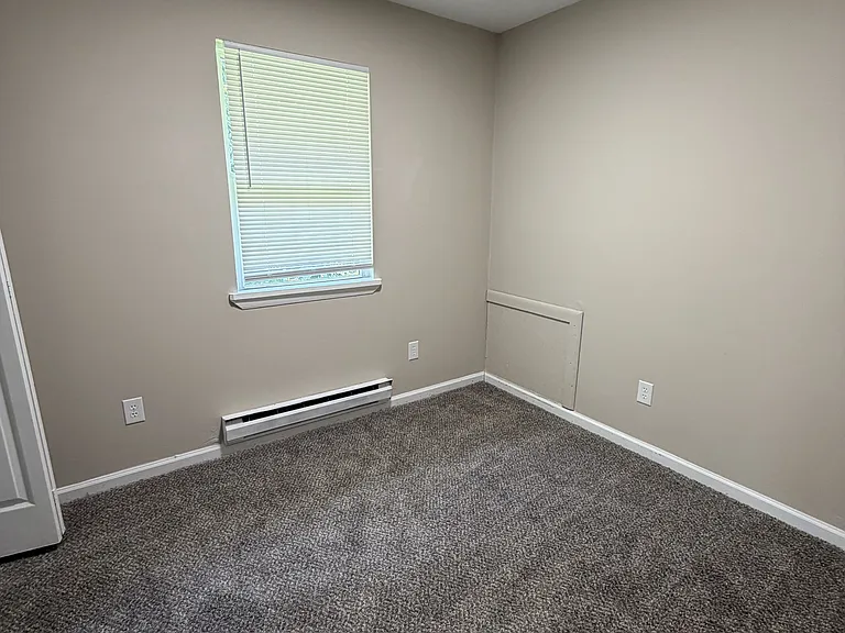 304 Elizabeth St — Photo 11