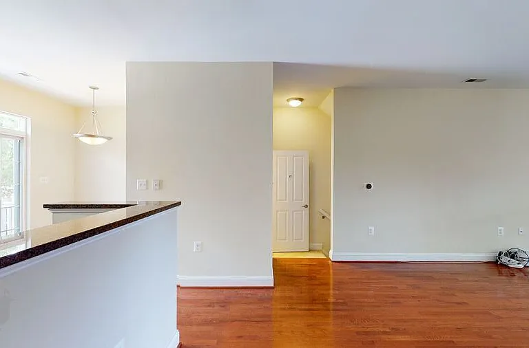 720 Barnes St NE — Photo 17