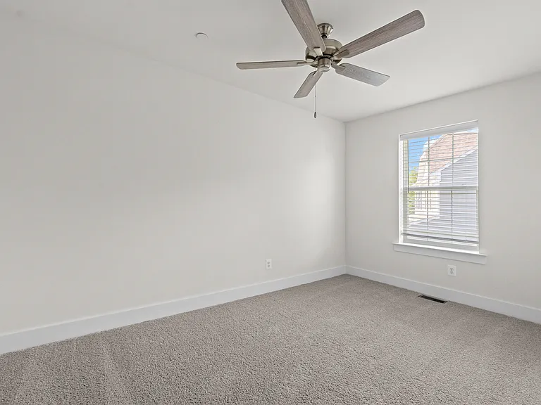 116 Rose Ct — Photo 22