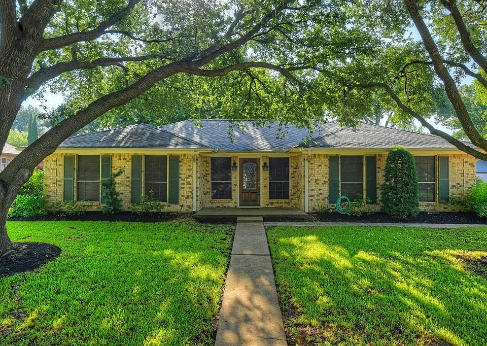 1st image of 31218 Stella Ln