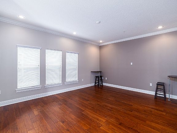 2nd image of 3205 W Horatio St Unit 1