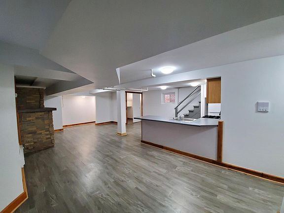 2nd image of 4729 N Washtenaw Ave