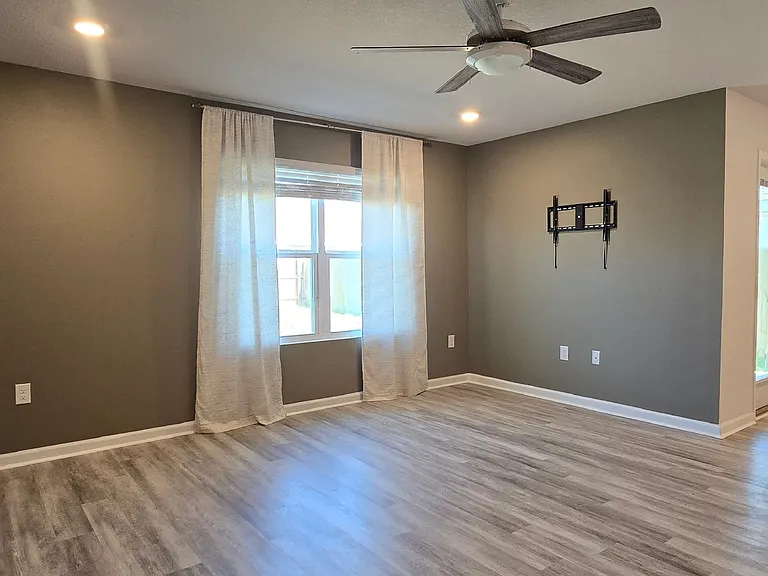 4384 White Cedar Ct — Photo 8