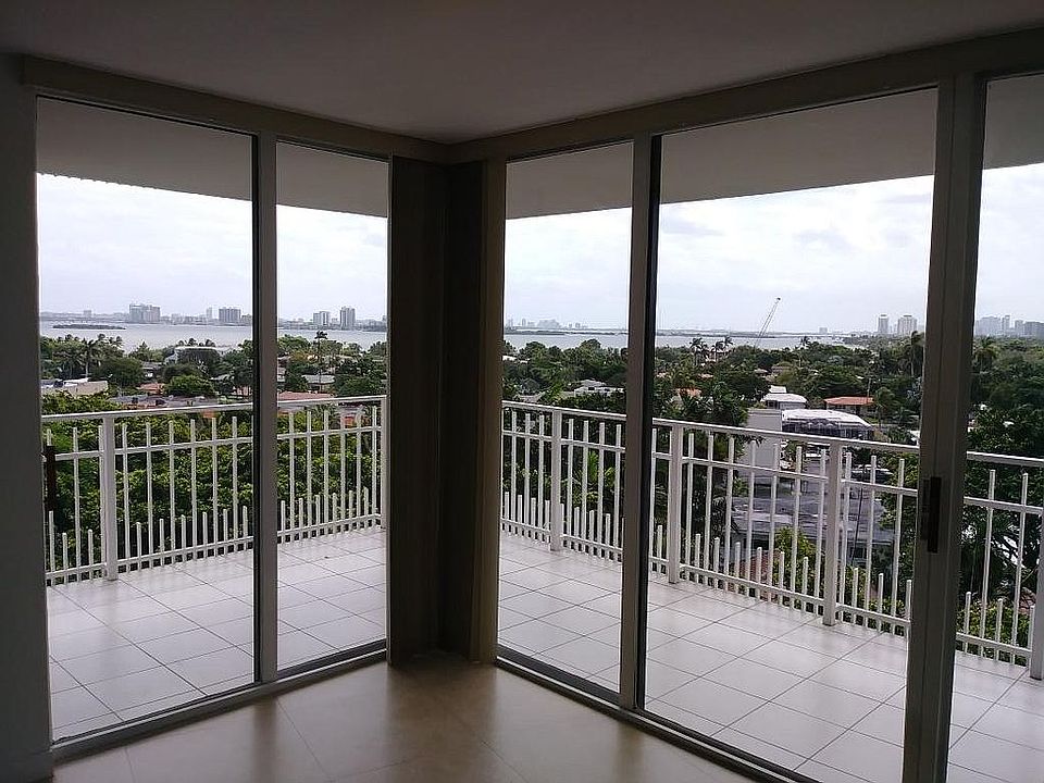 LIVING ROOM VIEW