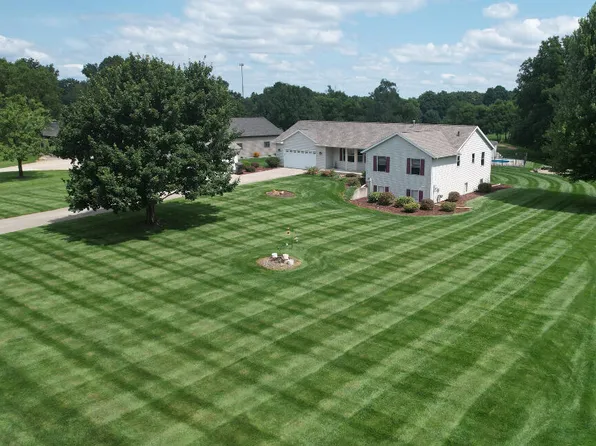 5708 Ravine Dr, Middleville, MI 49333