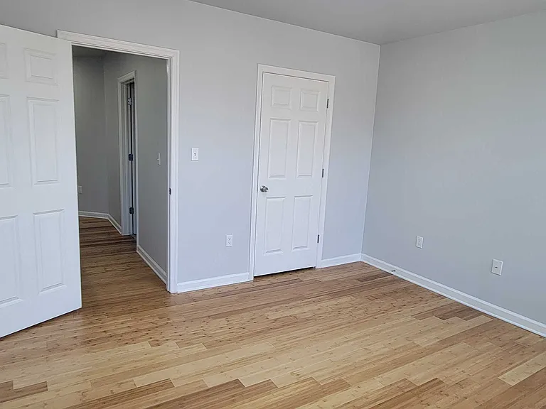 545 N Pulaski St — Photo 9