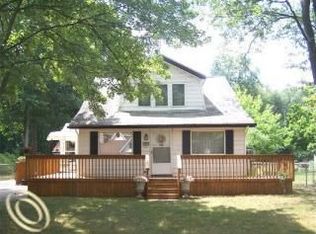 33983 Kirby St, Farmington Hills, MI