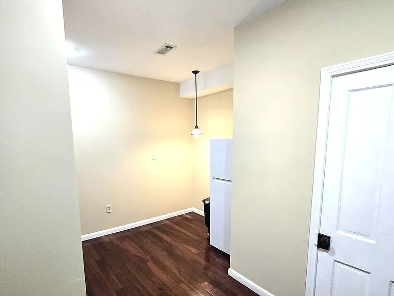 1908 Aliceanna St. — Photo 13
