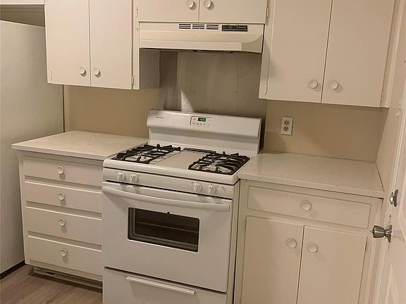 5th image of 2519 Glen Springs Way
