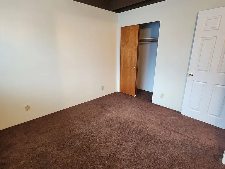 840 SW Grove St — Photo 41