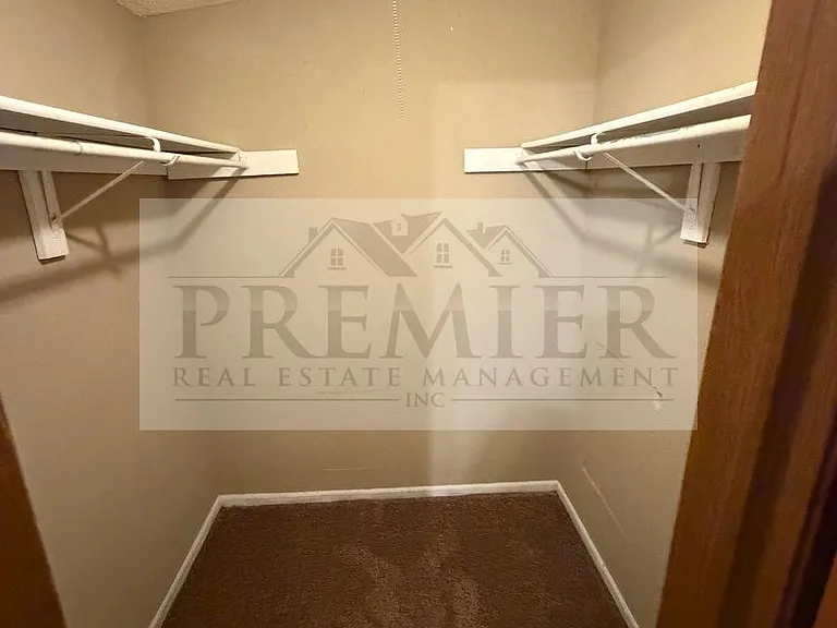 3 bd/1.5 ba townhome - 3556 NE Independence Ave, Lee's Summit, MO 64064 // Rent $1425 (end unit) — Photo 17