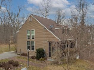 1 Hillside Rd, Cromwell, CT 06416