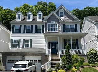 66 Ramapo River Trce, Oakland, NJ 07436