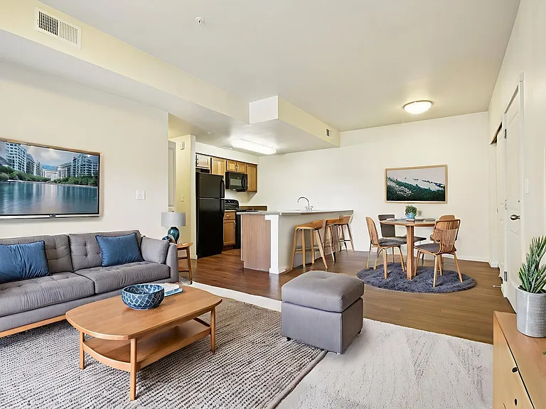 Copper Peak Apartments — Photo 8