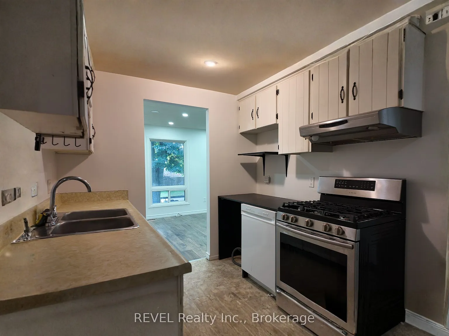 2 bed, $1,850 — Photo 4