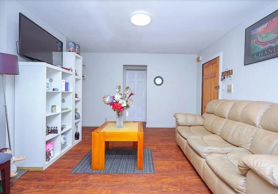 1st image of 94 Wyona St Floor 1