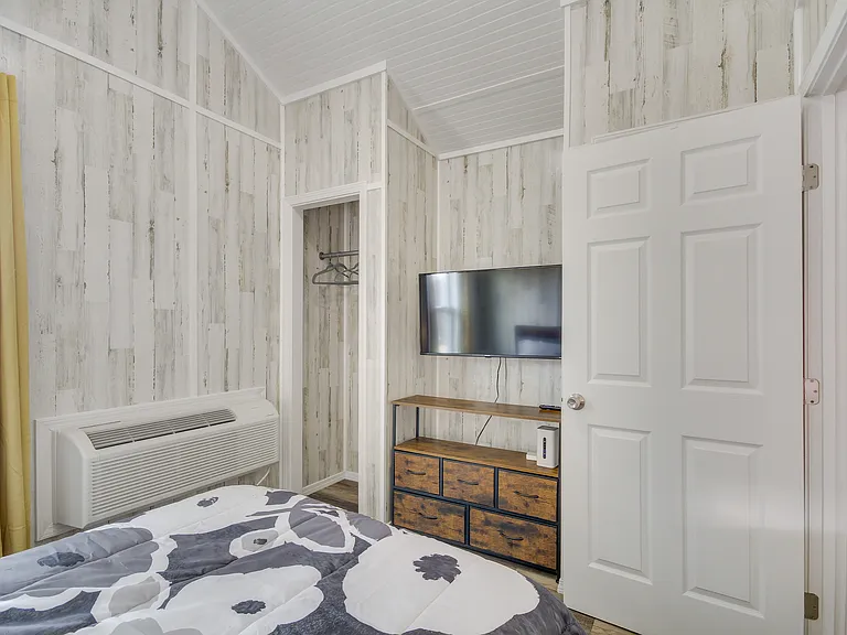 Tiny Apartment Rentals — Photo 6