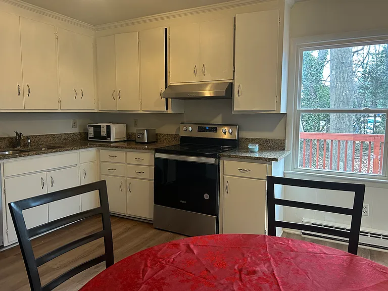 106 Commonwealth Cir — Photo 3