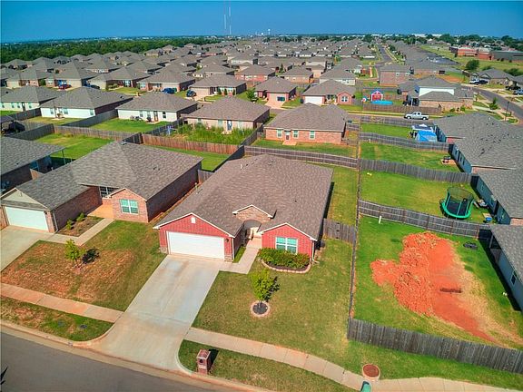 3rd image of 9609 Eli Dr
