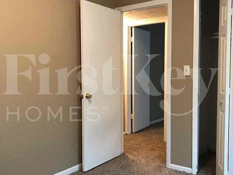 6111 Dry Den Ct — Photo 12
