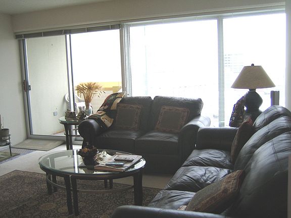 3rd image of 1720 Maple Ave APT 1770