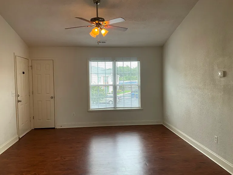2 bed, 925 sqft, $1,025 — Photo 3