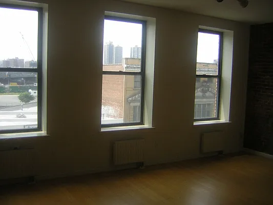 Rented by Bloom Real Estate Group | media 18