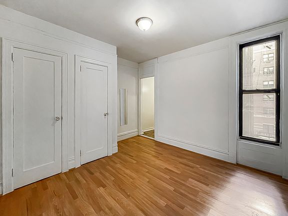 4th image of 12 W 103rd St #24