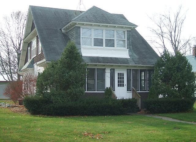1st image of 219 W South St