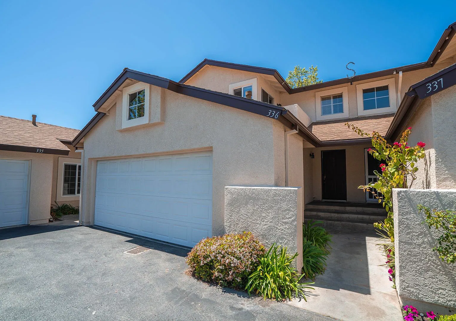 Coming Soon! Mountainview Courtyard Townhome For Rent In Saugus! — Photo 1