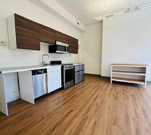 5th image of 914 Saint Paul St #2F