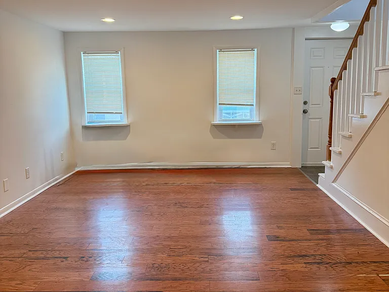 3046 Main St #1L — Photo 3