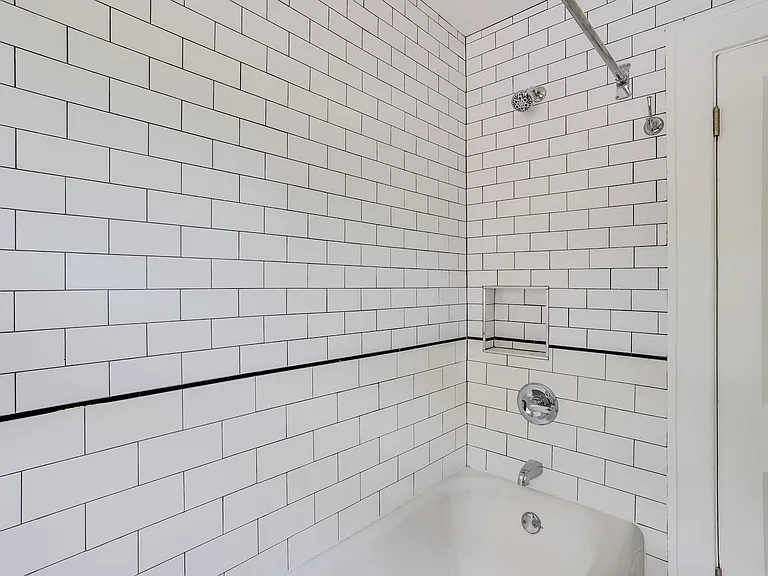 338 N Quentin St — Photo 19