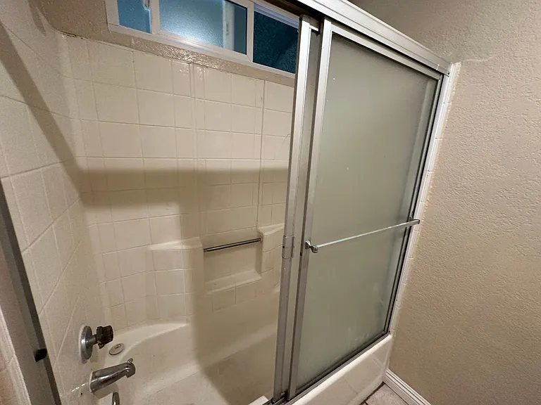 822 Saint Louis Ave #5 — Photo 2