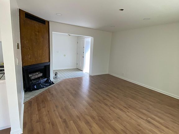 4th image of 5903 Hillview Ave #5903