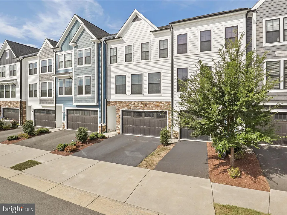 25441 Hartland Orchard Ter