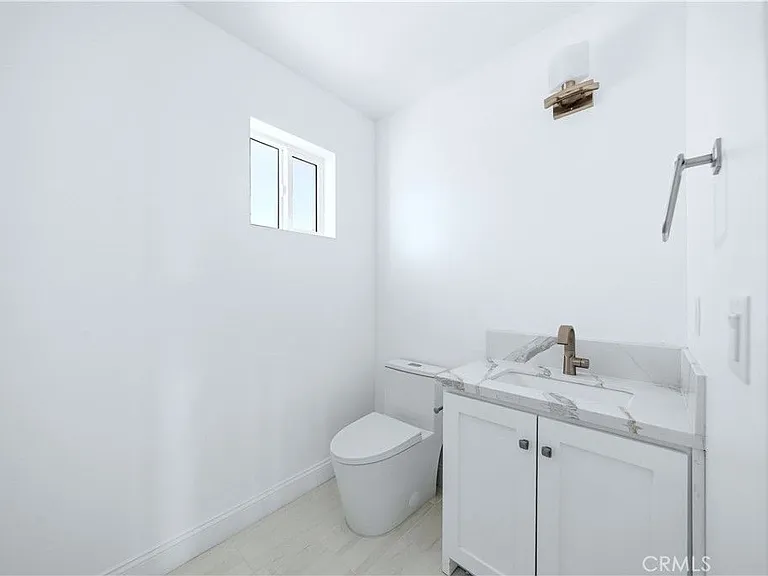 10538 La Reina Ave #4 — Photo 6