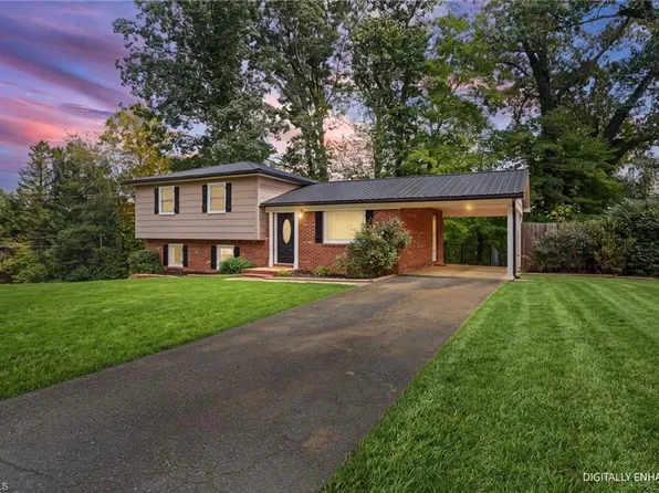 226 Redcoat Ln, King, NC 27021