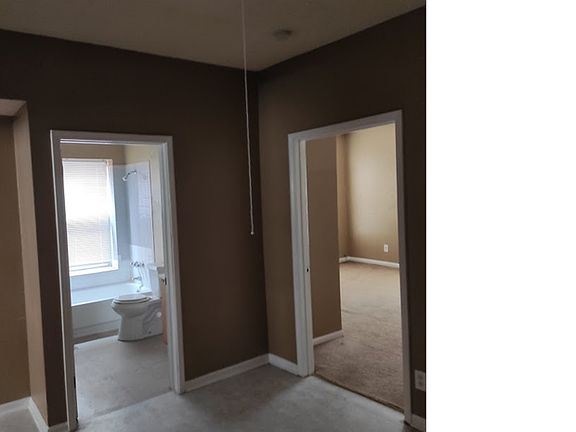 2nd image of 901 Benton Blvd #2S