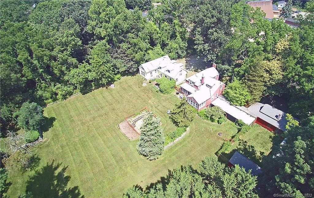 8595 Chapel St, Stratford, CT 06614 Zillow