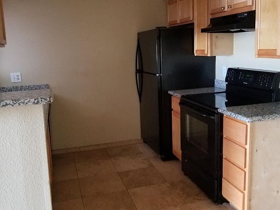 4th image of 4410 N Longview Ave Unit 113