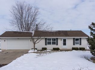 N1830 Maple Terrace Rd, Greenville, WI 54942