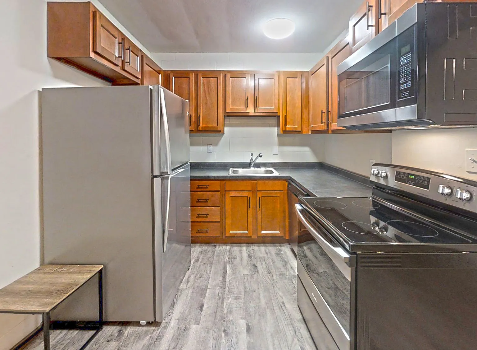 2 bed, 600 sqft, $648 — Photo 3