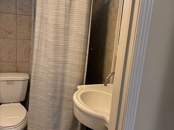 5th image of 425 Oregon Ave #C