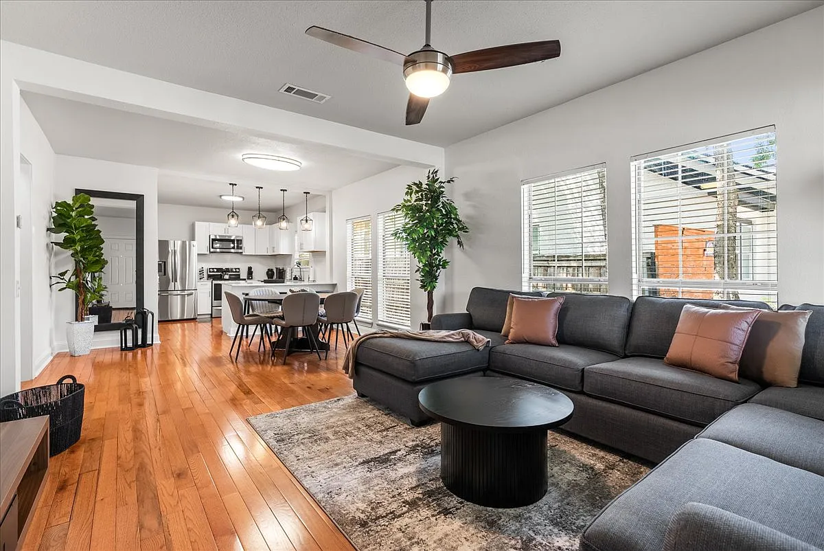 3 bed, 1596 sqft, $3,500 — Photo 4