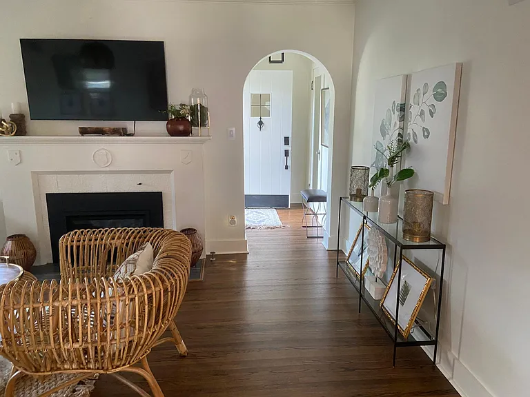 247 N Parkwood Ln — Photo 5