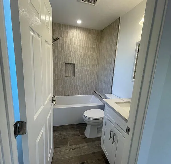 3923 Franklin Ave — Photo 7