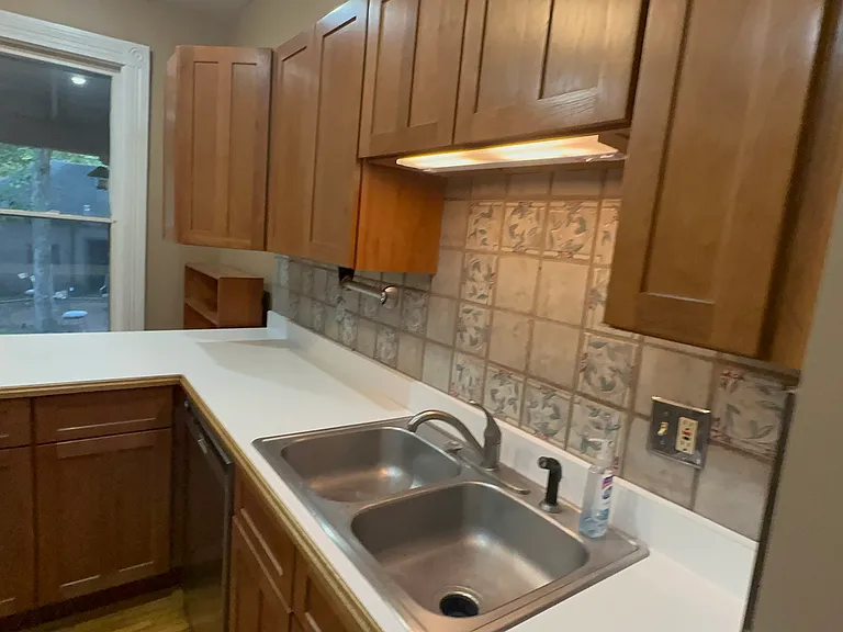 1351 Forsythe Ave — Photo 6