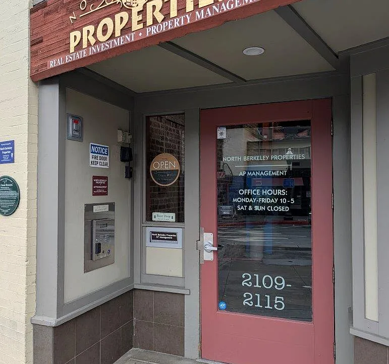 Building entrance with intercom system