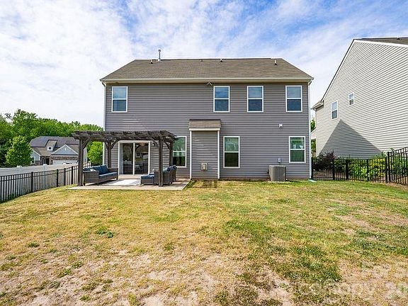 4th image of 113 Lantern Acres Dr